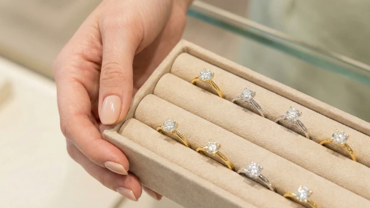 Choosing an Engagement Ring That Stays Beautiful